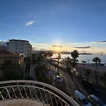 Beach front, Superbe appartement pour 4 personnes