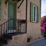 Studio Dans Villa A Nice Ouest