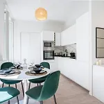 Apartment 06bz - Modern In The Heart Of The Port *