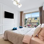 Studio Elegant Avec Balcon Proche Mer Et Tramway