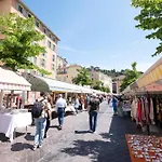 Spacieux Vieux