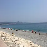 Promenade Des Anglais/ Vue Mer Au Calme