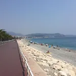 Promenade Des Anglais/ Vue Mer Au Calme