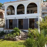 La Belle Villa De J Et J