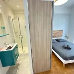 Avec 4 Doubles - Proche De La Mer, Des Transports Et De La Promenade Des Apartment *