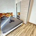 Avec 4 Doubles - Proche De La Mer, Des Transports Et De La Promenade Des Apartment *