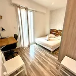 Avec 4 Doubles - Proche De La Mer, Des Transports Et De La Promenade Des Apartment