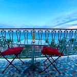 La Vague Bleue * Nice