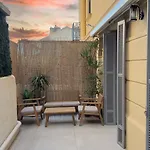 Apartment - Bright & Modern - Private Terrace - Aircon - Near Train & *