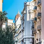 - - Superbe Avec Balcon - Centre - - *