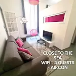 Apartment Cosy Appartement, Moderne, Fuchsia, Industriel