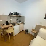 Akantha Nice