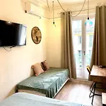 Homestay Les De Cedric Iconic Tram Gare Pour Personnes Calmes