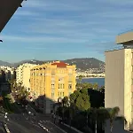 2p Balcon Vue Yourhosthelper 2 Mins De La