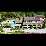 Villa Loucisa Nice Piscine Vue Mer 8 Chambres 24 Couchages