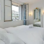 Sunny Corner Apartment