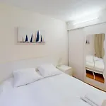 Cozy Apt With Balcony - 5 Min To The Beach