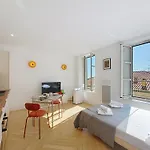 Nestor&Jeeves - Studio Du Port - Central