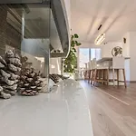 Beautiful 3 room apartment - Parking -Centre -Tram