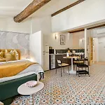 Renting - - Authentic Loft Old Rooftop View & Charm Apartment *