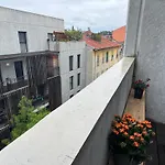 Beau Studio Avec Belle Terrasse Au Centre Ville De Nice