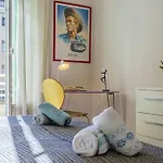 My Casa - Victor Hugo - Beautiful - View Over Garden Apartment