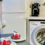 Beautiful In With Wifi Apartment