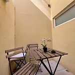 Nice Signature Delille