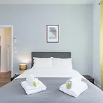 Apartment Extra Spacious 5 Min Walk To Sea & Tram
