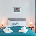 Apartment Extra Spacious 5 Min Walk To Sea & Tram