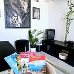 Floor With Sea View, Clim And Veranda Apartment Nice