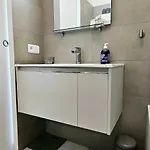 Floor With Sea View, Clim And Veranda Apartment