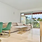 Beautiful 3-room With Terrace Apartment Nice