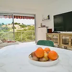 Apartment Beautiful 3-room With Terrace