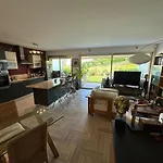 Spacieux Appartement, Jardin, Vue Mer, Calme