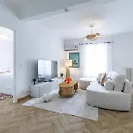 Wide & Cozy 1 Bdr Downtown Apartment