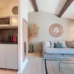 Nestor&jeeves - Beige Riviera - Standing