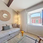 Nestor&jeeves - Beige Riviera - Standing Apartment *