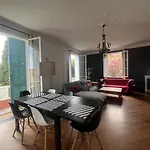 Appartement Dans Villa Avec Parking Et Terrasse