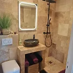 Lovely With Private Garden And A Swimming-pool Apartment Nice