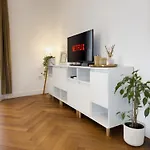 Apartment - Bright & Modern - Private Terrace - Aircon - Near Train & Nice
