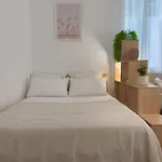 - Bright & Modern - Private Terrace - Aircon - Near Train & Nice
