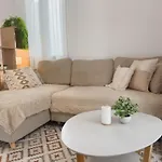 Apartment - Bright & Modern - Private Terrace - Aircon - Near Train &