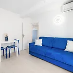 Nice Renting - 6C France - Chic Stay Pedestrian Zone Sea Massena