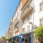 Nice Renting - 6C France - Chic Stay Pedestrian Zone Sea Massena