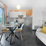 Fabron Et De Luxe Avec Piscine Apartment