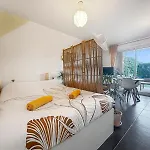 Apartment Fabron Et De Luxe Avec Piscine