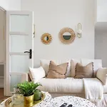 Wehost D4 - La Chic Cour 2 People Near Sea