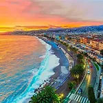Promenade Des Anglais , Face A La Mer , Proche Aeroport