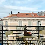 Elegant Apartment With Balcony, Central Nice
